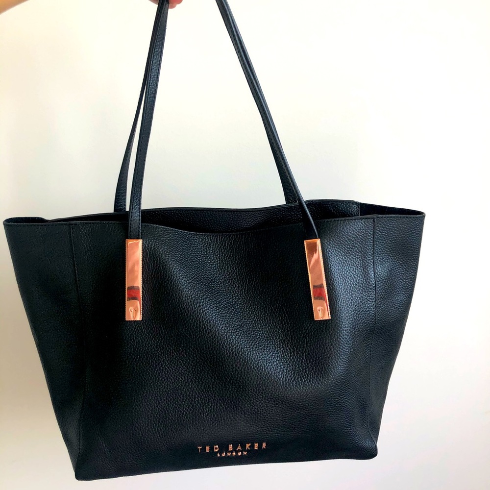 Ted Baker shopper